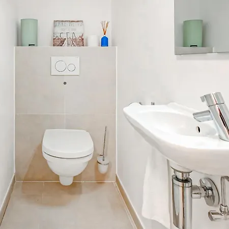2 Bedroom Gorgeous In * Oostende